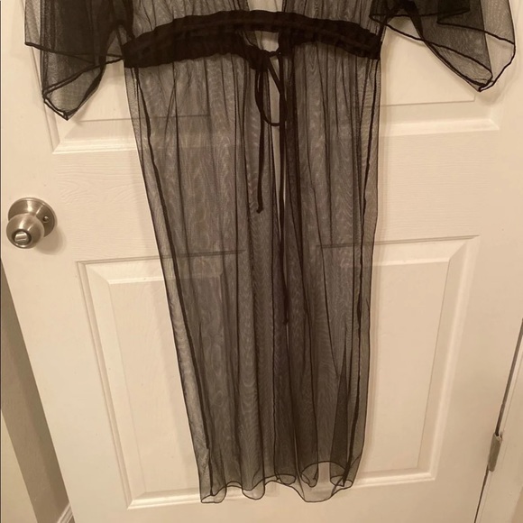 Cover up - Picture 4 of 5